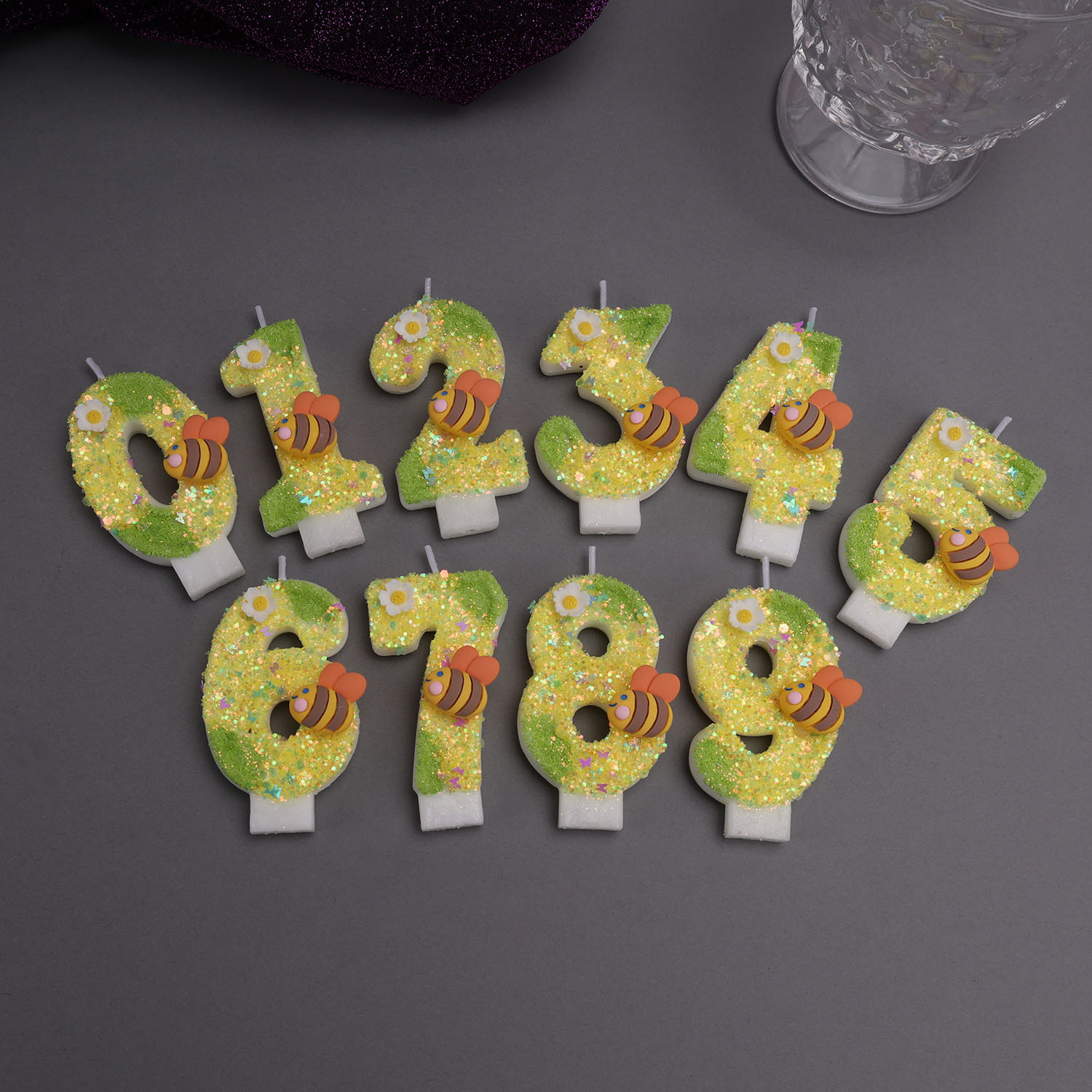 Holiday Candle Set - 노란색-초록색 디지털 캔들, 작은 꿀벌과 데이지